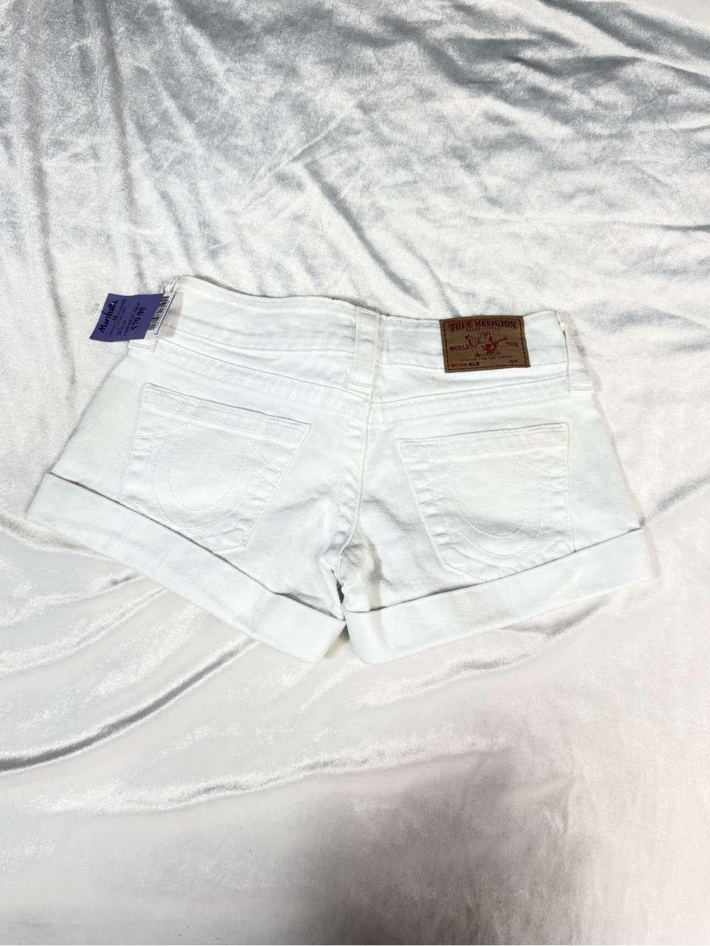 True Religion Women's White Cuffed Denim Shorts size 25 - Picture 2 of 12